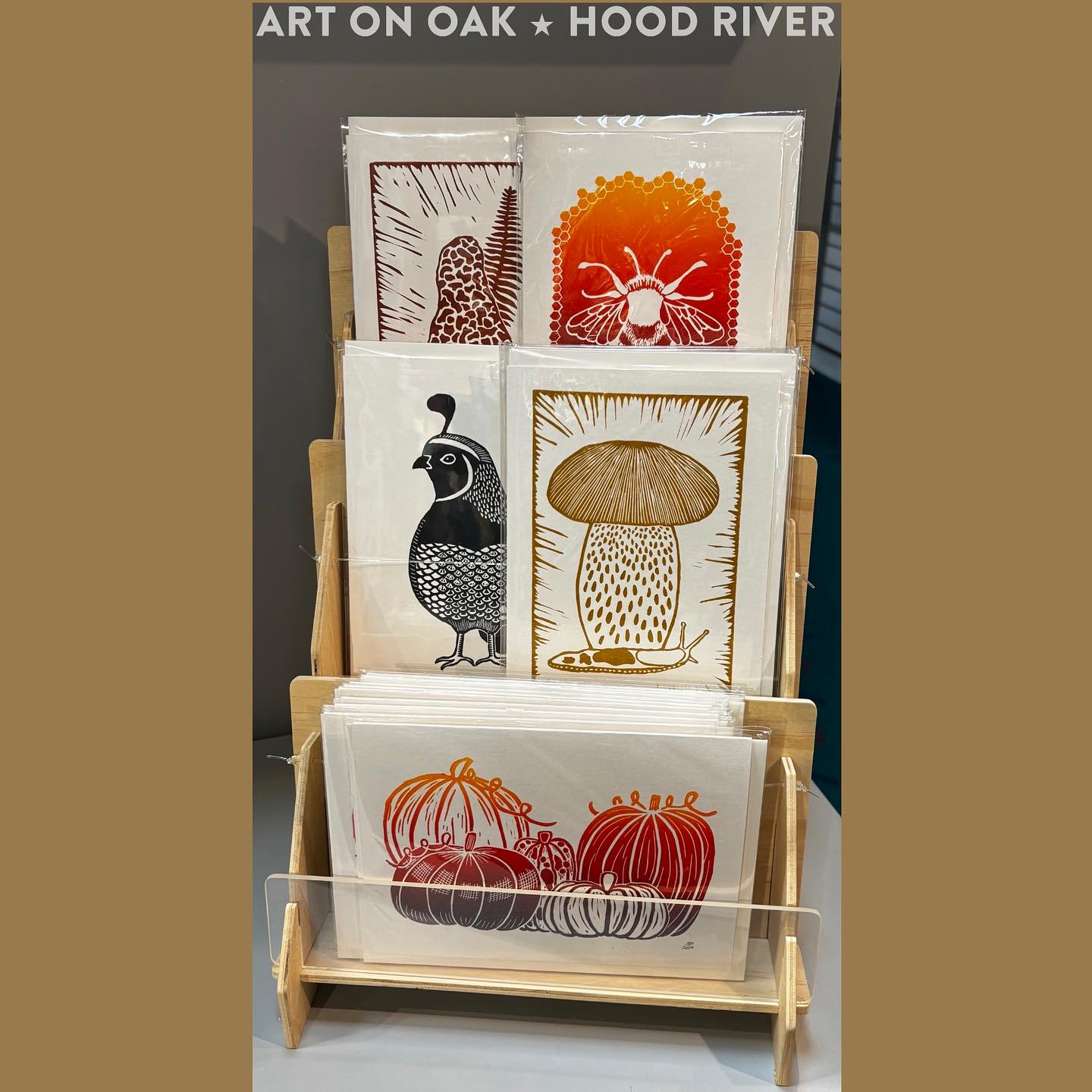 FEATURED ARTIST OF THE WEEK: Roslyn Girdham @gentlehorsecreations. Roslyn has just joined Art On Oak to exhibit her hand printed linocut artwork. Welcome, Roslyn! Inspired by the beauty and nature of the Columbia River Gorge, she carves her designs into linoleum blocks and prints each one with a hand printing press. Her cards and framable art prints have been a crowd favorite at the Hood River Farmers Market @hoodriverfarmersmarket, and we are delighted that you can find them now at the gallery at 210 Oak St. in downtown Hood River, OR. We’re open every day of the week from 10 until 5. “The friendliest gallery in the Gorge.” #linocut #handprinted #blockprinted #handprintedcards #natureprints #cards #cardsforsale #oregonart #oregonartist #hoodriver #hoodriveroregon #visithoodriver #columbiarivergorge