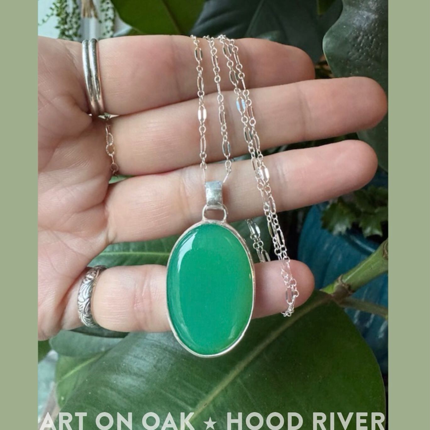 NEW WORK: Sarah Read @polokajewelry_sarahlizzie brought some gorgeous new pieces into Art On Oak just in time for holiday shopping. She combines semi-precious gemstones with traditional silversmithing and kiln fired precious metal clay techniques to create these beauties. Stop by the gallery at 210 Oak St., Hood Rover, OR, for all kinds of holiday gifts, whether large, small, or in between. We’re open from 10 - 5 every day of the week. “The friendliest gallery in the Gorge.” #jewelry #silverjewelry #silversmith #silversmithing #silversmithingandjewellery #preciousmetalclay #preciousmetalclayjewelry #gemstones #gemstonesjewelry #semipreciousgemstones #pendants #silverbracelets #earrings #silverearrings #hoodriver #hoodriveroregon #visithoodriver #holidaygifts