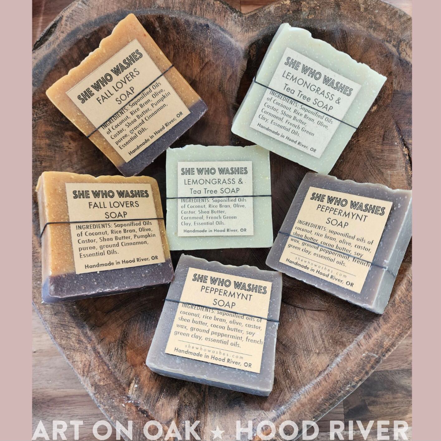 PERFECT STOCKING STUFFERS: Noelle Newton @shewhowashes creates wonderful soaps, lotions, and bath products with locally sourced lavender, peppermint, juniper, and even grapefruit. They are hand-made by Noelle with steam distilled essential oils, beneficial herbs, and the finest butters, oils, and beeswax. What great gifts for everyone you know! Come down to Art on Oak, 210 Oak St., Hood River, OR, for a plethora of holiday options from our thirty regional artists. We’ll be open until 7:00 p.m. this Friday, Dec. 12th and Sat., Dec. 13th. (Our regular hours are 10:00 to 5:00 every day of the week.) “The friendliest gallery in the Gorge.” #soap #handmadesoap #lotion #handmadelotion #bathsalts #handmadebathsalts #peppermint #peppermintsoap #peppermintbathproducts #juniper #junipersoap #bodyrubs #bathandbody #rosesoap #oregonart #oregonartist #hoodriveroregon #hoodriver #visithoodriver #holidaygifts #holidayshopping #shoplocal