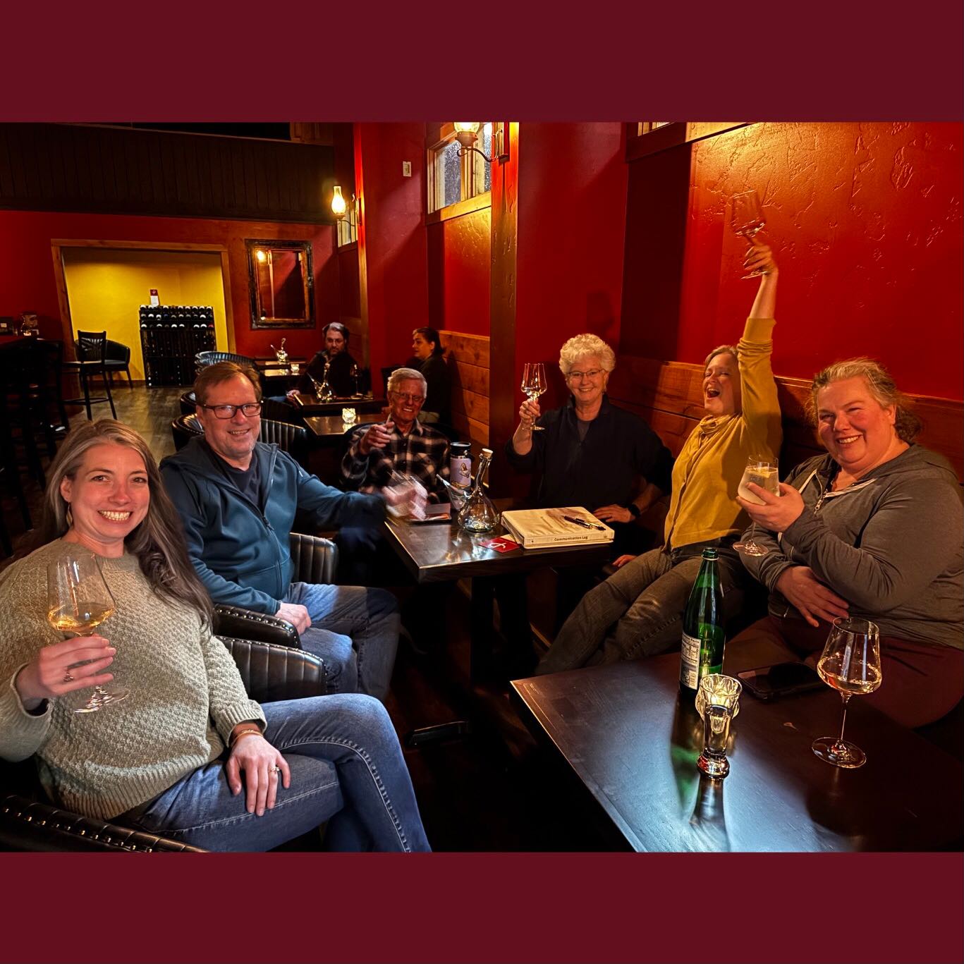 Art On Oak’s Executive Board (Cory Cae Hagbery @croze.creations, Doug Burke @burkewurkes, Donna Silverberg @baldwincreekglass, Rebecca Brochu @onlyforclay, and Christina Dauenhauer @growartcycle) celebrated last night at Porron Cellars! After two days of hard work, assisted by numerous artists, the gallery is sparkling with fresh paint, rearranged artwork, reorganized storage, and a brand new look. Stop by 210 Oak St., Hood River, OR, any day of the week from 10:00 a.m. - 5:00 p.m. “The friendliest gallery in the Gorge.” #artgallery #fineart #oregonartist #porroncellars #visithoodriver