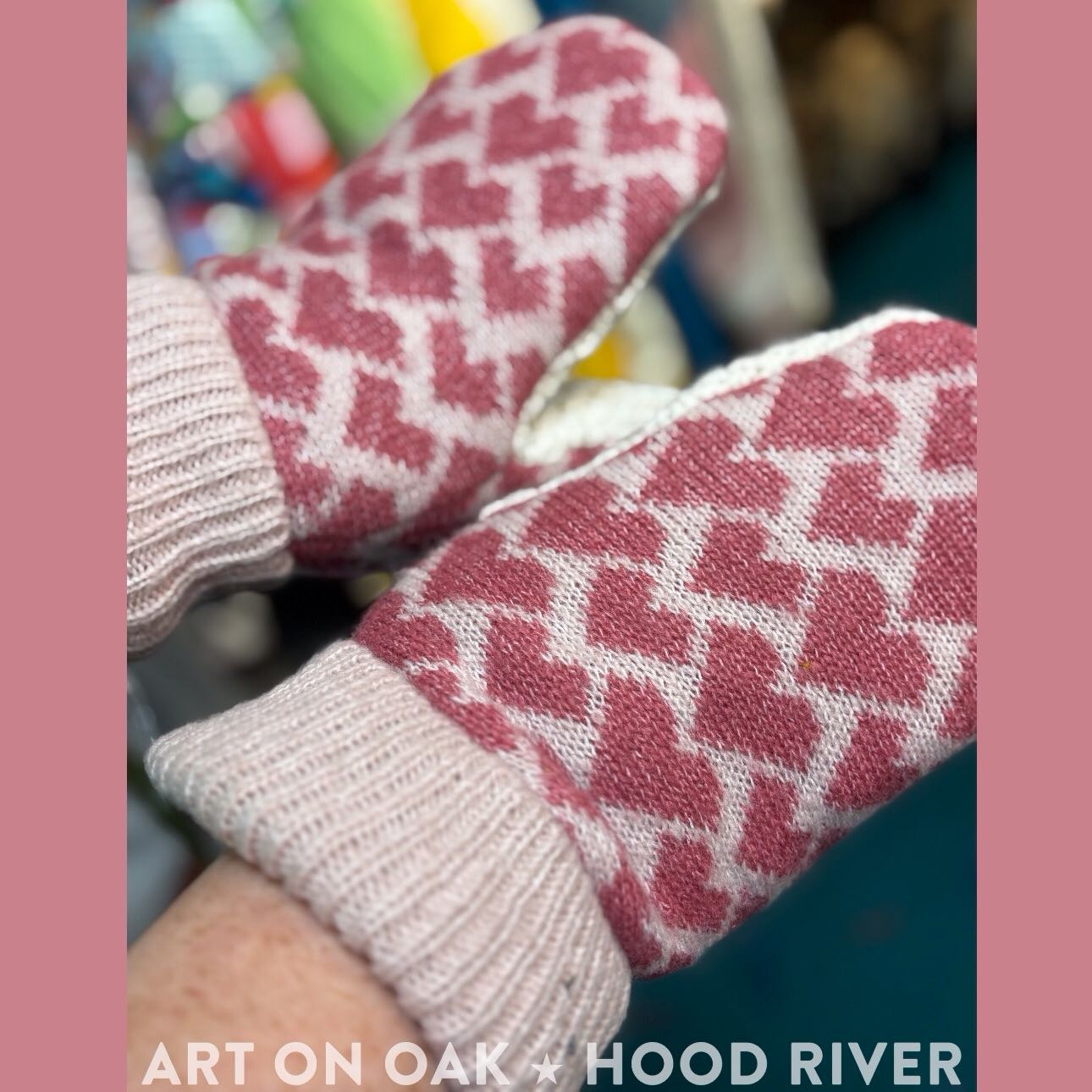 Valentine’s Day is right around the corner! Art On Oak is filled with sweet gifts for your sweetheart — or for yourself. Cynthia Caudill @rethink.crafts has created heart-filled mittens and tiny heart coasters out of repurposed sweaters and quilts; Rebecca Brochu’s little owls’ hearts are beating just for you @onlyforclay; Roslyn Girdham @gentlehorsecreations has hand printed her cards with forget-me-nots; and Cory Cae Hagbery’s scented hand-poured candles @croze.creations fill the air with love. Come on down to 210 Oak St., Hood River, OR, any day of the week from 10:00 a.m. to 5:00 p.m. for all kinds of love-filled creations. “The friendliest gallery in the Gorge.” #valentines #hearts #candles #oregonartist #visithoodriver